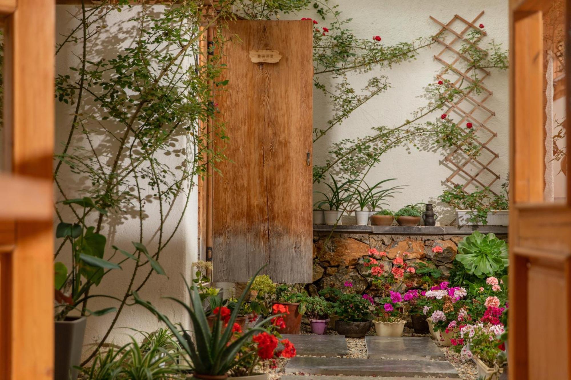Courtyard Shangri-La 藏舍小院 Exterior foto